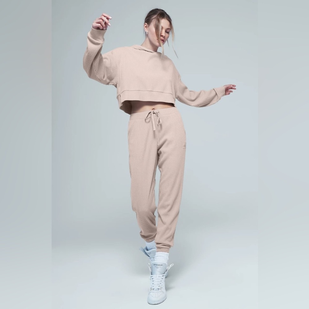 Alo Yoga Muse Sweatpant - Picture 2 of 2